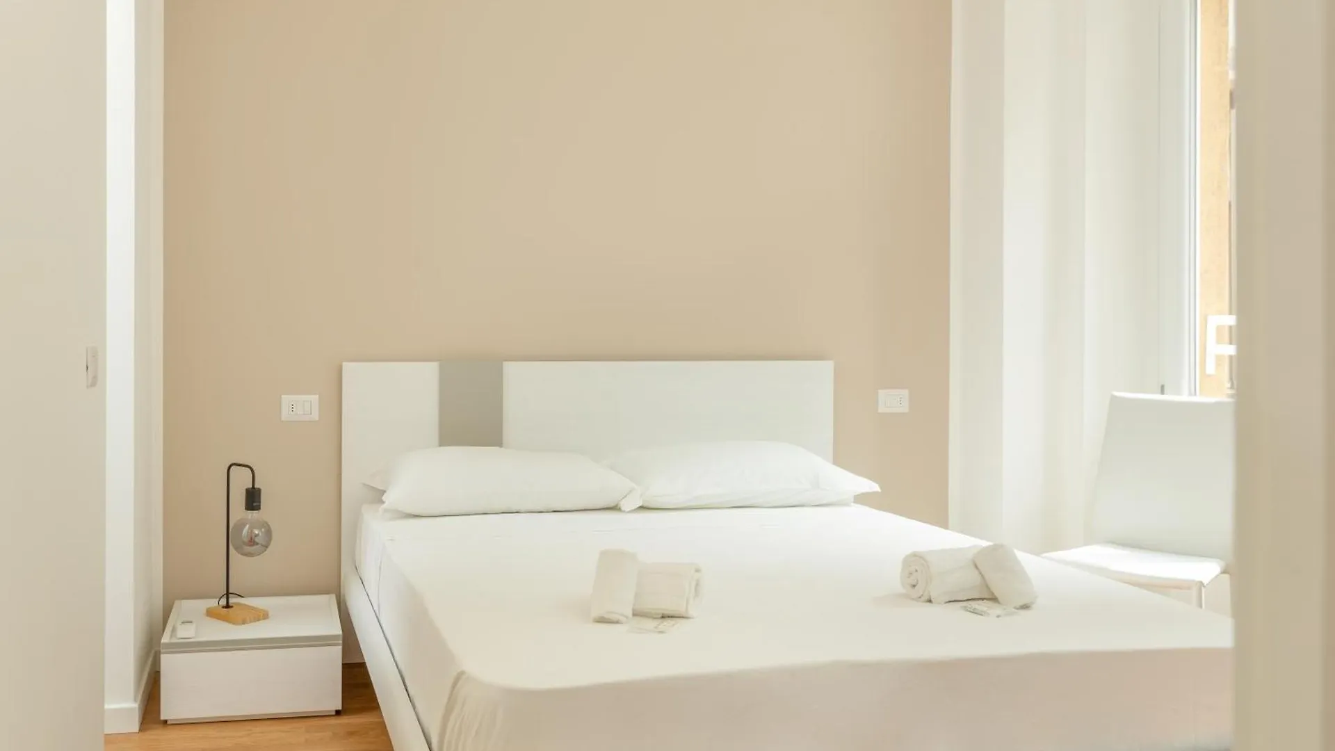 New - Manet - Exclusive Apartment Milano Italia